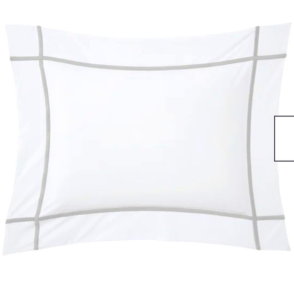 Yves Delorme Palace Collection Athena Standard Shams. - Picture 1 of 9